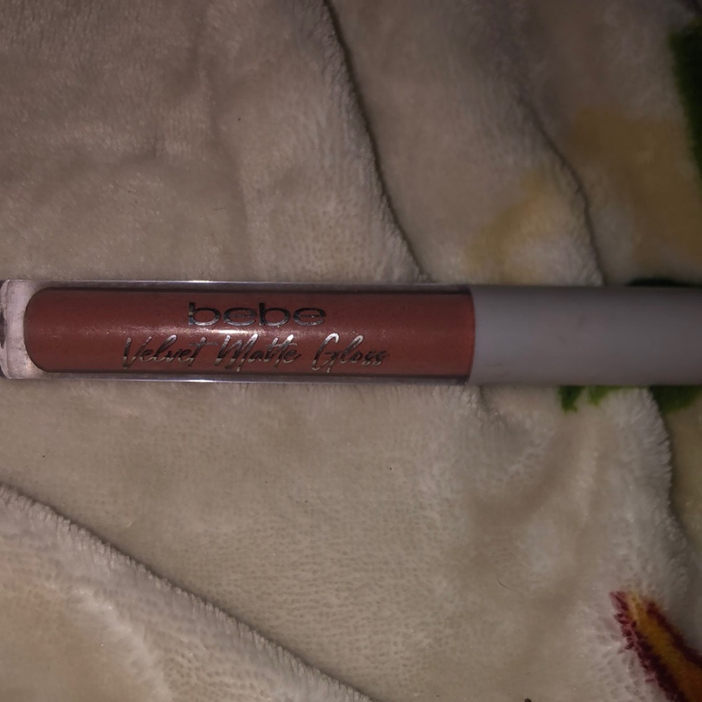 Bebe Velvet Matte Gloss Unused